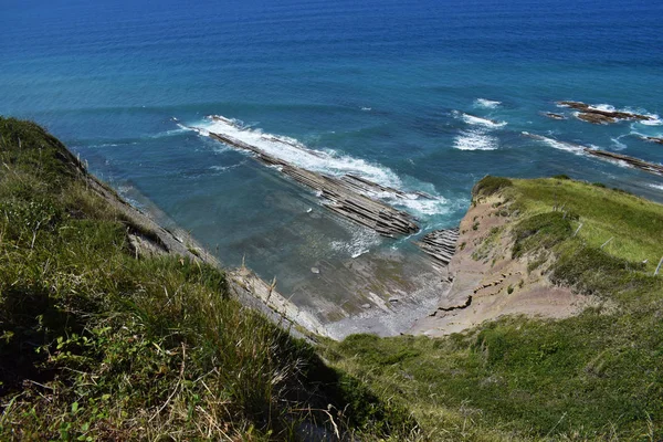 Rochers Pierres Dans Une Mer Avec Des Vagues — Photo