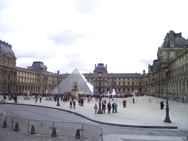 궁전과 파리의 위엄있는 프랑스 — 스톡 사진