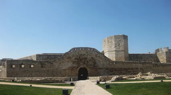 Castillo Mantener Ruinas —  Fotos de Stock