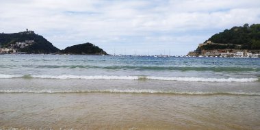 Bask şehri San Sebastin, İspanya 'da panoramik.