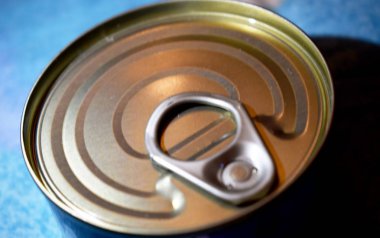 Bir konserve konservesinin kapağı.