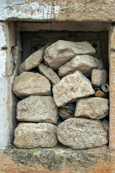 Janela Casa Velha Emparedada Com Pedras — Fotografia de Stock