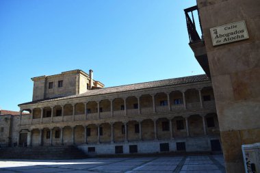İspanya, Salamanca 'da kemerli bir saray.