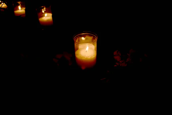 Svíčky Zapálené Noci Ulici — Stock fotografie