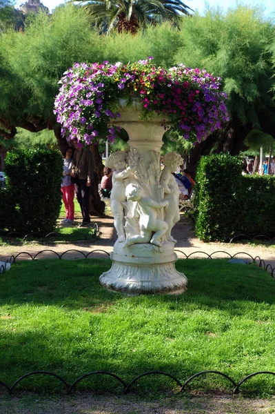 White Metal Vase Purple Flowers — Stock Photo, Image