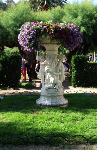 White Metal Vase Purple Flowers — Stock Photo, Image