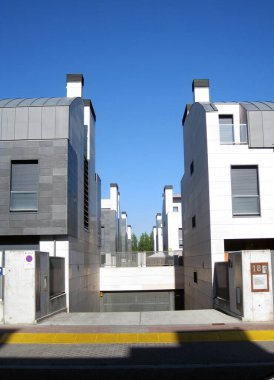 Burgos, İspanya 'da apartman blokları ve kasaba evleri.