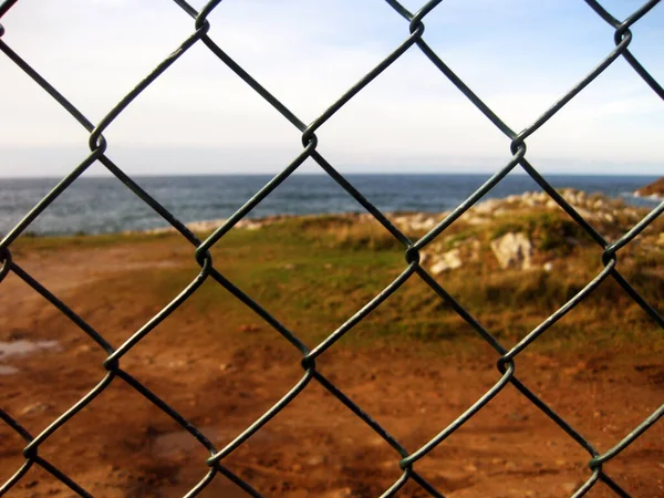 Border Fence Facing Sea — Stock Photo, Image