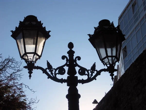 Zwarte Gietijzeren Straatlampen — Stockfoto