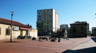 İspanya 'nın Burgos şehrinin sonbahar sokakları.