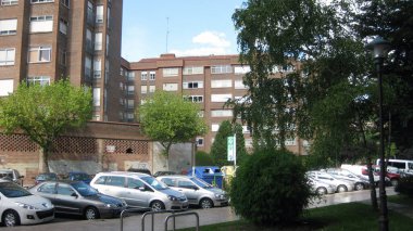 Sonbaharda sokaklar inşa ediliyor..