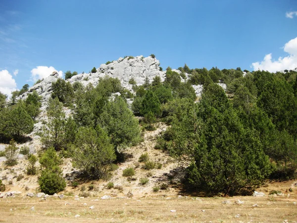 Kalksten Berg Solig Dag — Stockfoto