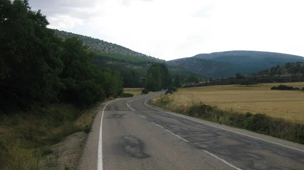 Strade Sentieri Che Attraversano Paesaggi Montani — Foto Stock