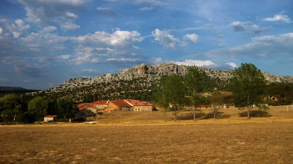 Spanya Nın Otlaklarıyla Dağlık Araziler — Stok fotoğraf