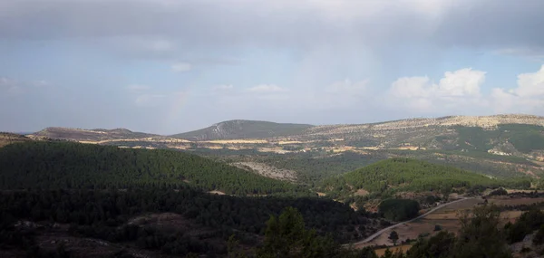 スペインの牧草地と山岳風景 — ストック写真