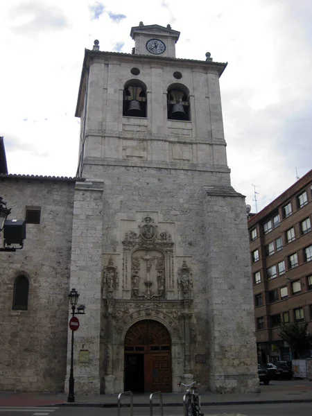 Καμπαναριό Μιας Παλιάς Εκκλησίας Στο Μπούργος Της Ισπανίας — Φωτογραφία Αρχείου