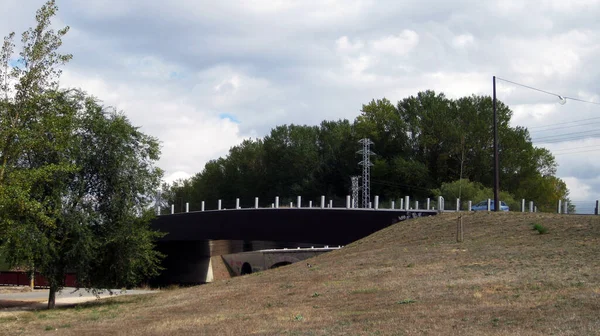 Paisajes Con Puente Que Cruza Río — Foto de Stock