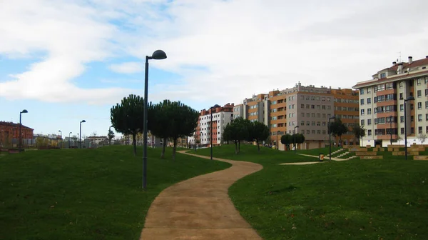 Σύγχρονοι Δρόμοι Και Κτίρια Της Πόλης Του Μπούργκος — Φωτογραφία Αρχείου