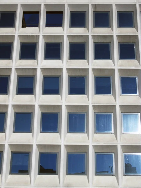 Janelas Edifício Moderno — Fotografia de Stock