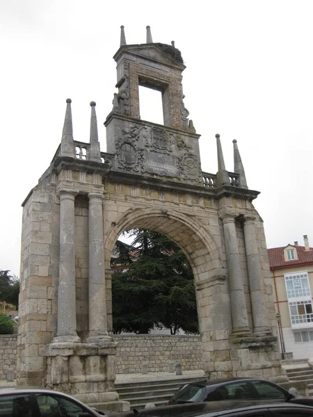 西班牙布尔戈斯的古代教堂 — 图库照片