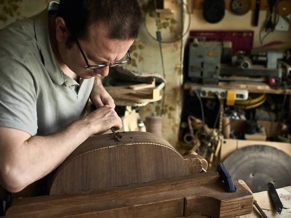 Luthier Install Binding on a guitar. — Stock Photo, Image