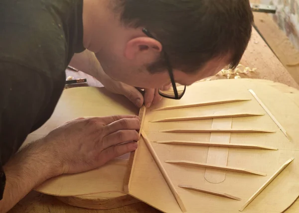 The process of making classical guitar. — Stock Photo, Image