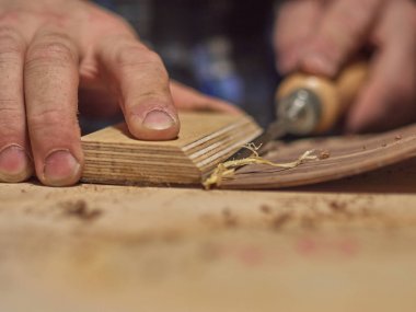 Klasik gitar yapma süreci.