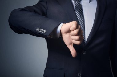 iş kıyafeti düşüş eğilimi