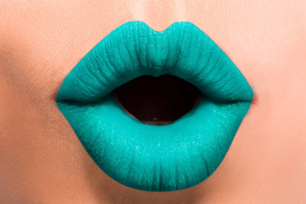 Schöne weibliche Lippen in Nahaufnahme — Stockfoto