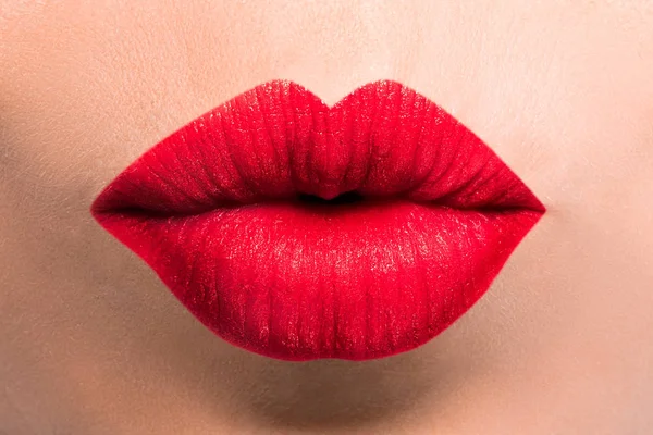 Röda läppar i form av en kyss. — Stockfoto