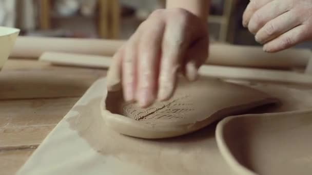 The production process in the pottery workshop of the potter. — Stock Video