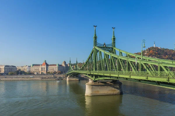 Pont Chaîne Est Pont Suspendu Qui Enjambe Danube Entre Buda — Photo