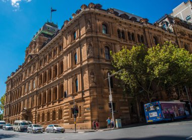 Sydney, Avustralya - 17 Şubat 2018. Köprü ve Phillip caddelerinin köşesindeki bir Cumartesi öğleden sonra yaz aylarında Şef sekreterler ev. Yalnızca içerik kullanımı.
