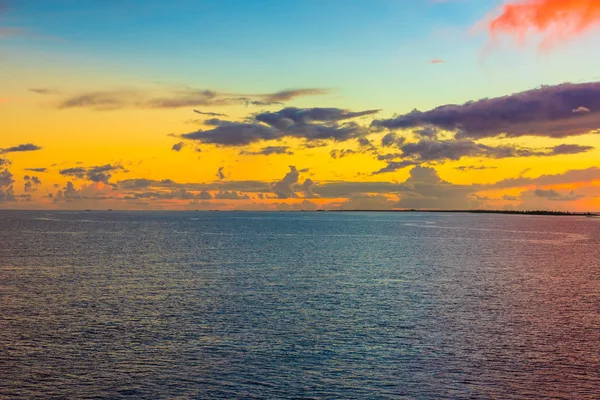 Océan Pacifique au crépuscule — Photo
