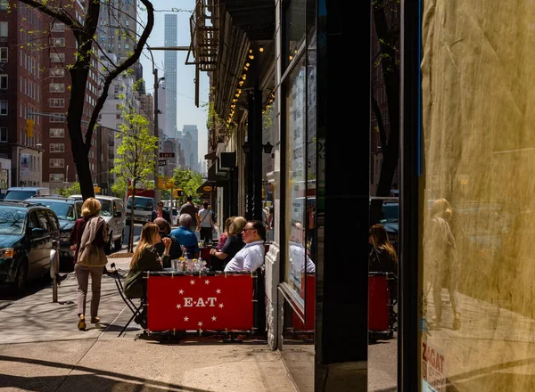 New York City Verenigde Staten April 2017 New Yorkers Lunchen — Stockfoto