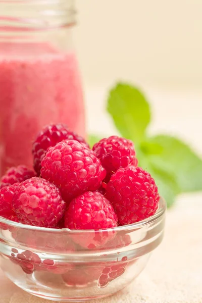 Frambozen Smoothie Dicht Fotografie Met Frisse Zomer Gemengd Cocktail Rijpe Rechtenvrije Stockfoto's