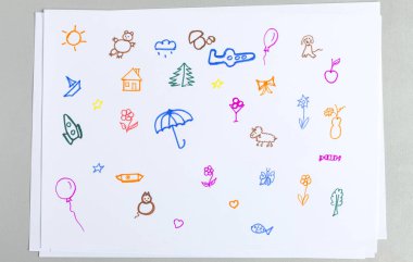 Çocuk farklı renkli anahat hayvanlar, çiçekler ve beyaz arka plan üzerinde - şirin çizim keçeli kalem çocuk topluluğu izole öğeleri kümesi doodle.