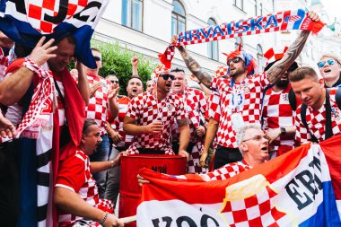 Nizhny Novgorod, Rusya Federasyonu - Haziran, 2018 - Hırvat hayranları 2018 FIFA Dünya Kupası'nda Arjantin karşı onların zafer kutlamak.