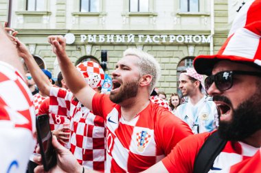 Nizhny Novgorod, Rusya Federasyonu - Haziran, 2018 - Hırvat hayranları 2018 FIFA Dünya Kupası'nda Arjantin karşı onların zafer kutlamak.