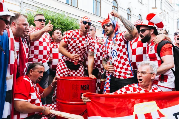 Nizhny Novgorod, Rusya Federasyonu - Haziran, 2018 - Hırvat hayranları 2018 FIFA Dünya Kupası'nda Arjantin karşı onların zafer kutlamak.