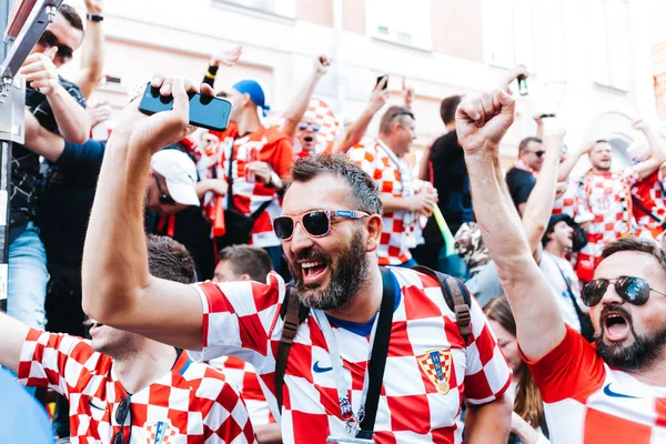 Nizhny Novgorod, Rusya Federasyonu - Haziran, 2018 - Hırvat hayranları 2018 FIFA Dünya Kupası'nda Arjantin karşı onların zafer kutlamak.