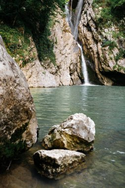 Sochi Agur vadide ortalama Agur şelale