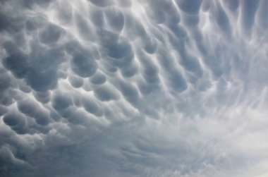 Dramatik uğursuz mammatus bulutlar daha önce bir fırtına western Sydney, Nsw, Avustralya