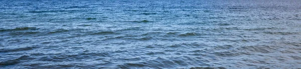 蓝色水海背景的表面 — 图库照片