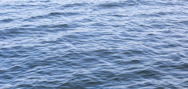 Голубая Вода Фоном Поверхности Волн — стоковое фото