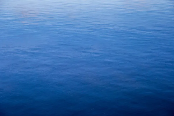Επιφάνεια Γαλάζιου Νερού Θαλάσσιο Υπόβαθρο — Φωτογραφία Αρχείου
