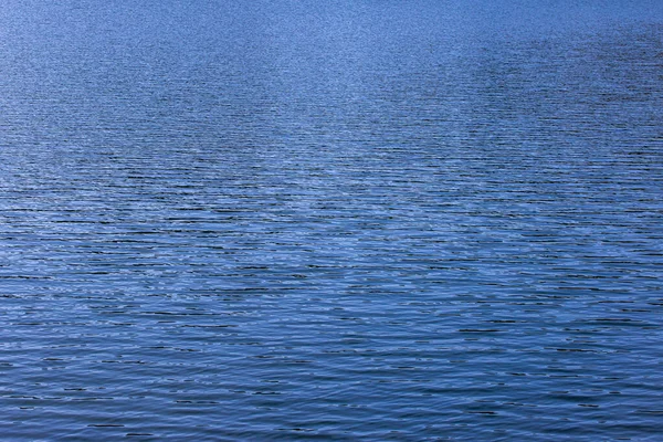 Blått Vatten Med Vågor Yta Bakgrund — Stockfoto