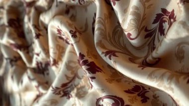 Dekoratif Detaylı Lüks Klasik Çiçek Desenli İpek Kumaşı