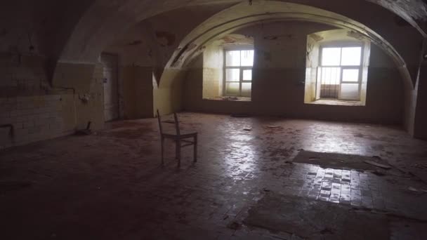 废弃腐烂的监狱 塔林港附近的 Patarei 海炮台监狱 — 图库视频影像