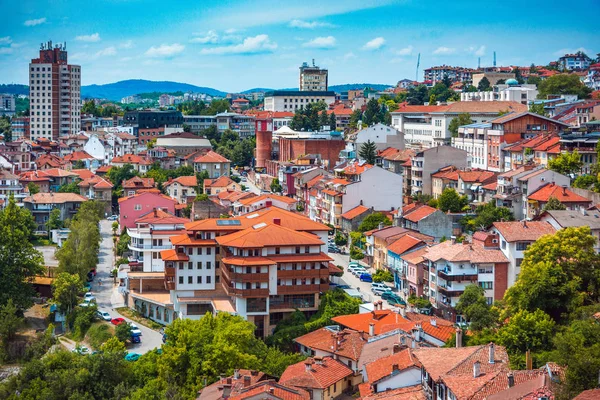 在保加利亚阳光明媚的夏日 您可以欣赏到老城区的美丽景色 这里拥有大特尔诺沃的传统建筑 — 图库照片